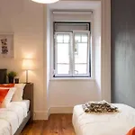 Anjos 3 Bedroom With Balcony דירה ליסבון