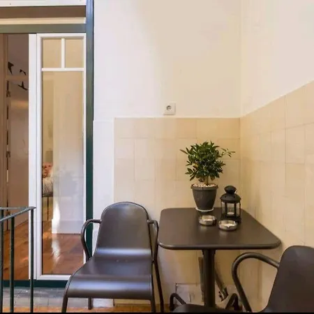 Anjos 3 Bedroom With Balcony * ליסבון
