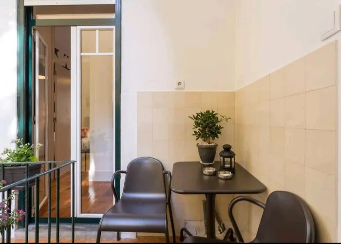 Anjos 3 Bedroom With Balcony * Lizbona