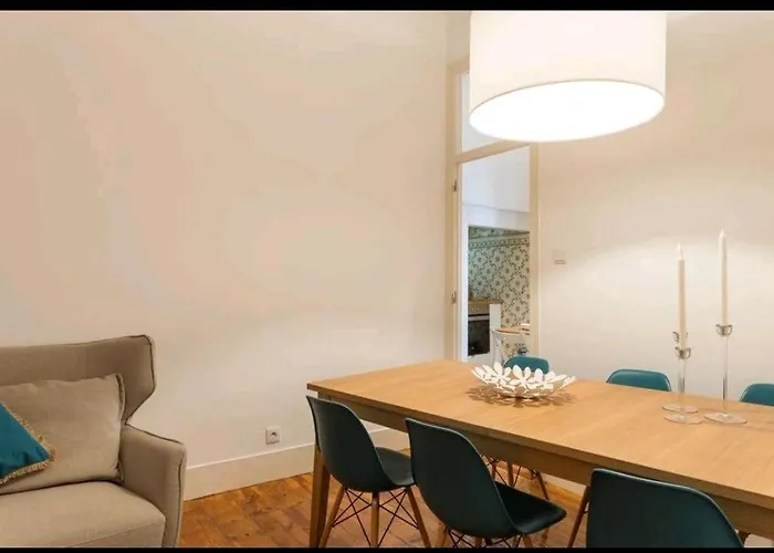 Anjos 3 Bedroom With Balcony דירה